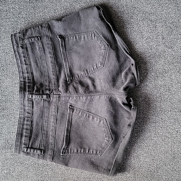 3 for $15 item🎉Refuge Women's Black Denim Shorts - Picture 2 of 6
